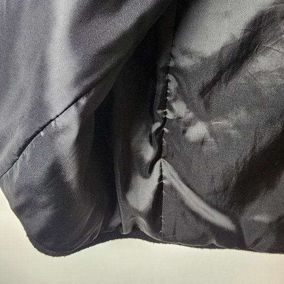 L.L. Bean Women's Calf Length Black 100% Lambswool Big Button Mid Pocket, Sz 14 - Picture 8 of 10